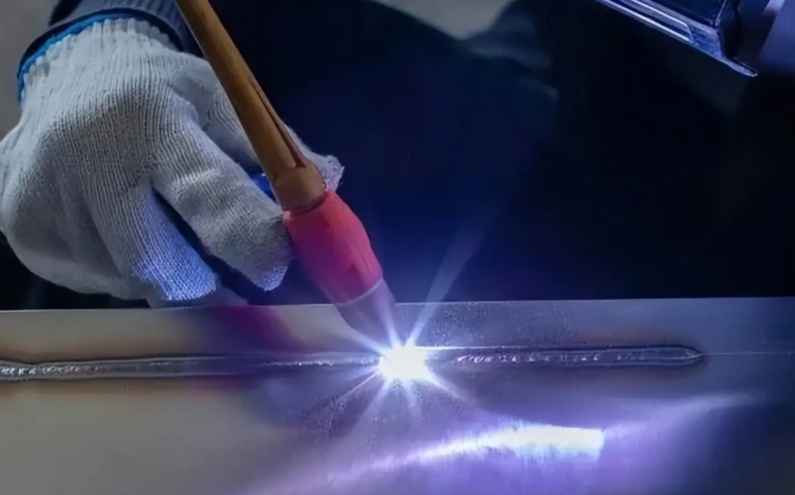 激光焊接接头强度不够的原因与解决方案