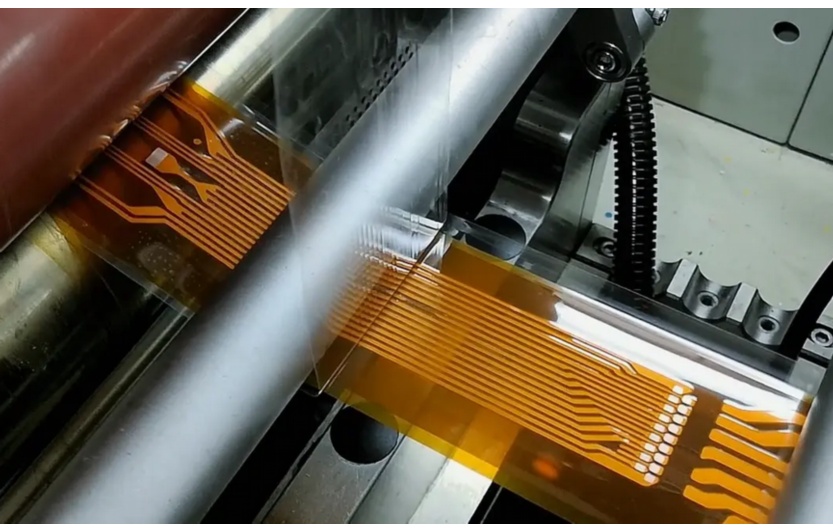 激光模切机与打码机联动实现一站式加工