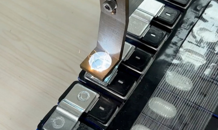 激光焊接设备在电池行业渗透率