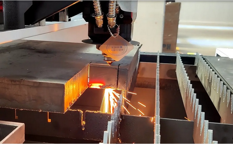 小幅面激光切割机与自动上料机械手联动方案