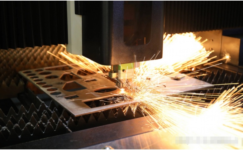 小幅面激光切割机在医疗器械零件微加工的优势