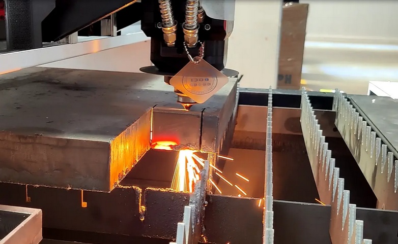 小幅面激光切割机与等离子微切割技术深度对比